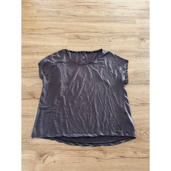 On Running Active T Shirt Womens Gray Short Sleeve Athletic Top size small - Picture 1 of 3